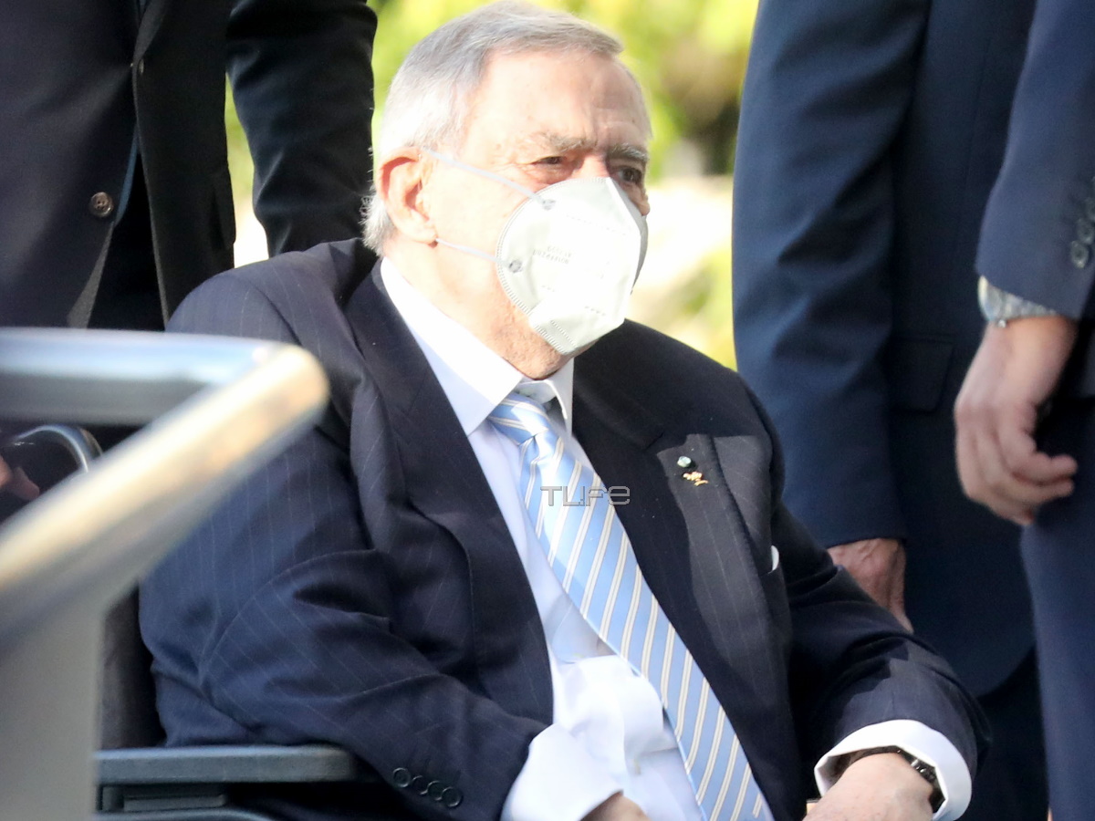 Τέως βασιλιάς Κωνσταντίνος: Κρίσιμες ώρες για την υγεία του – Μεταφέρθηκε στο νοσοκομείο