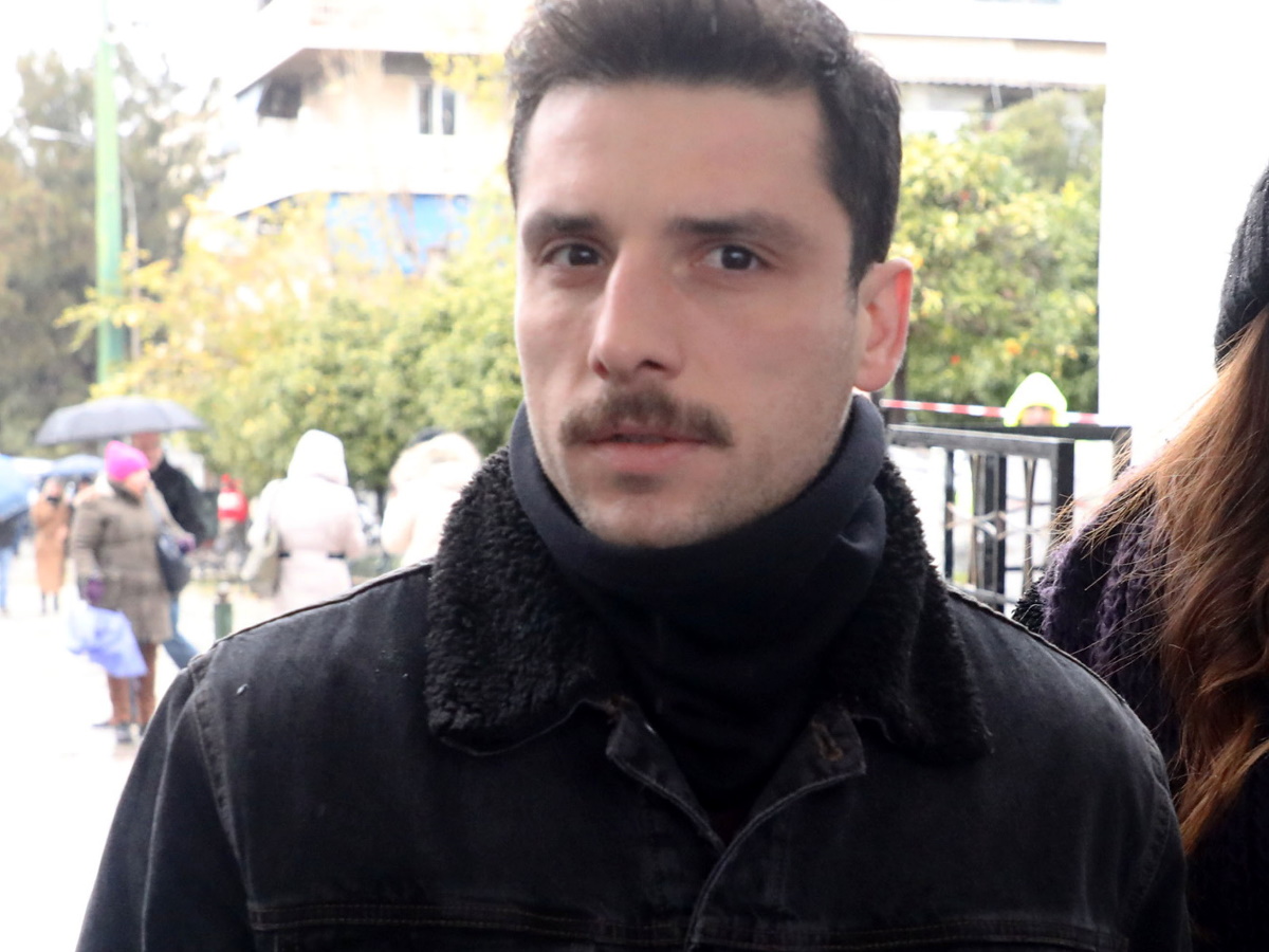 Σπύρος Χατζηαγγελάκης: Αποκαλύπτει με ποιον τρόπο τον στήριξαν οι συνάδελφοί του στο θέατρο, μετά τη φάρσα για βόμβα
