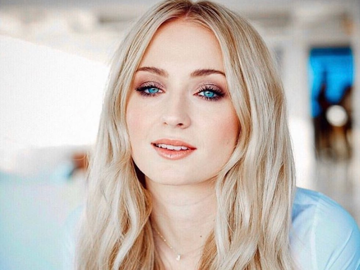 Sophie Turner: Το χρώμα στα μαλλιά της είναι το απόλυτο trend της Άνοιξης