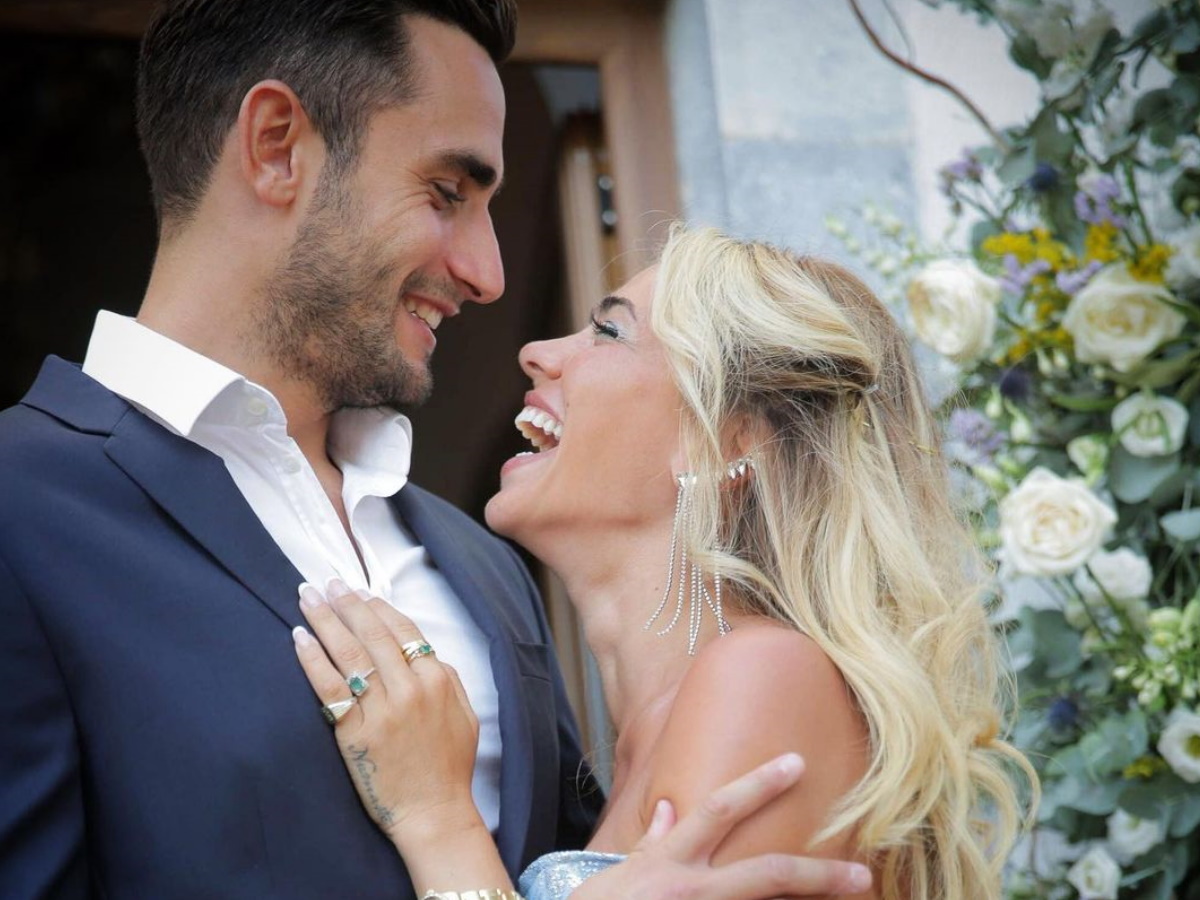 Κόνι Μεταξά: Ο ανατρεπτικός γάμος της στην Κρήτη με τον Μάριο Καπότση – Αποκαλύπτει όλες τις λεπτομέρειες