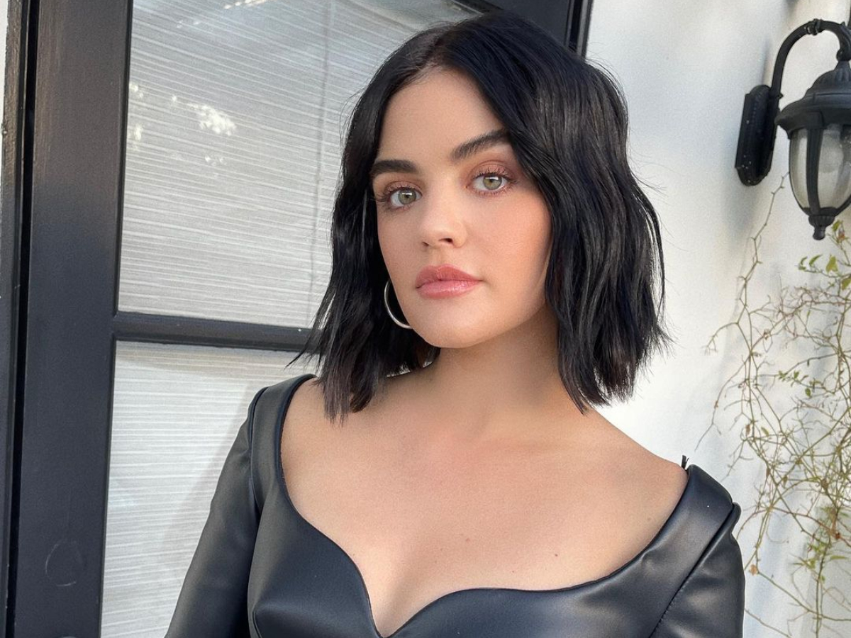 Lucy Hale: Θα σε πείσει να κόψεις curtain bangs ακόμη κι αν έχεις bob