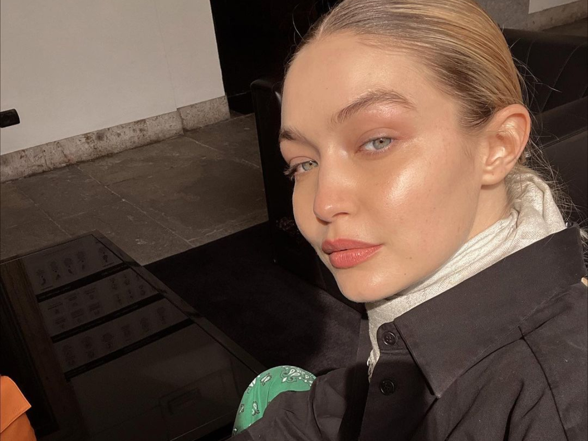 Gigi Hadid: Mόλις φόρεσε το κομμάτι κλειδί της Άνοιξης