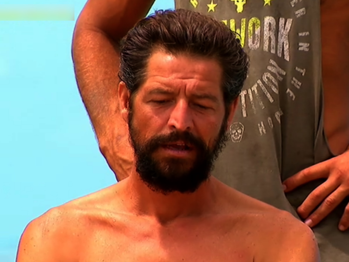 Survivor: Έξαλλος ο Απόστολος Ρουβάς – «Πρέπει να καταλάβει ο κόσμος ότι εγώ δεν είμαι ο αδερφός μου»