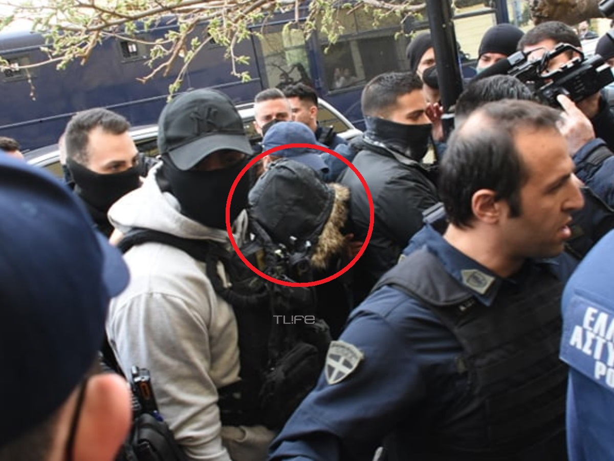 Ρούλα Πισπιρίγκου: Η άφιξη στον εισαγγελέα – Υπό δρακόντεια μέτρα ασφαλείας και με αλεξίσφαιρο