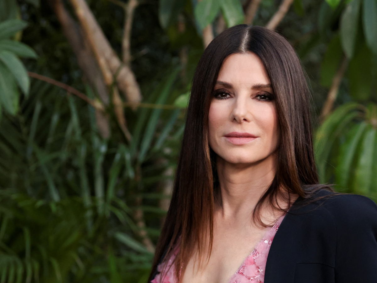 Sandra Bullock: Aυτό το red carpet look μας ετοιμάζει για τα φετινά Όσκαρ