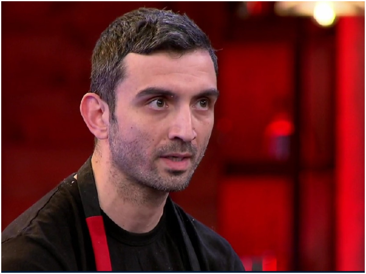 MasterChef: Η απόλυτη ανατροπή – Ο Βασίλης Βαλέχας αποχώρησε οικειοθελώς, έσωσε τον Δημήτρη Ταϊρίδη