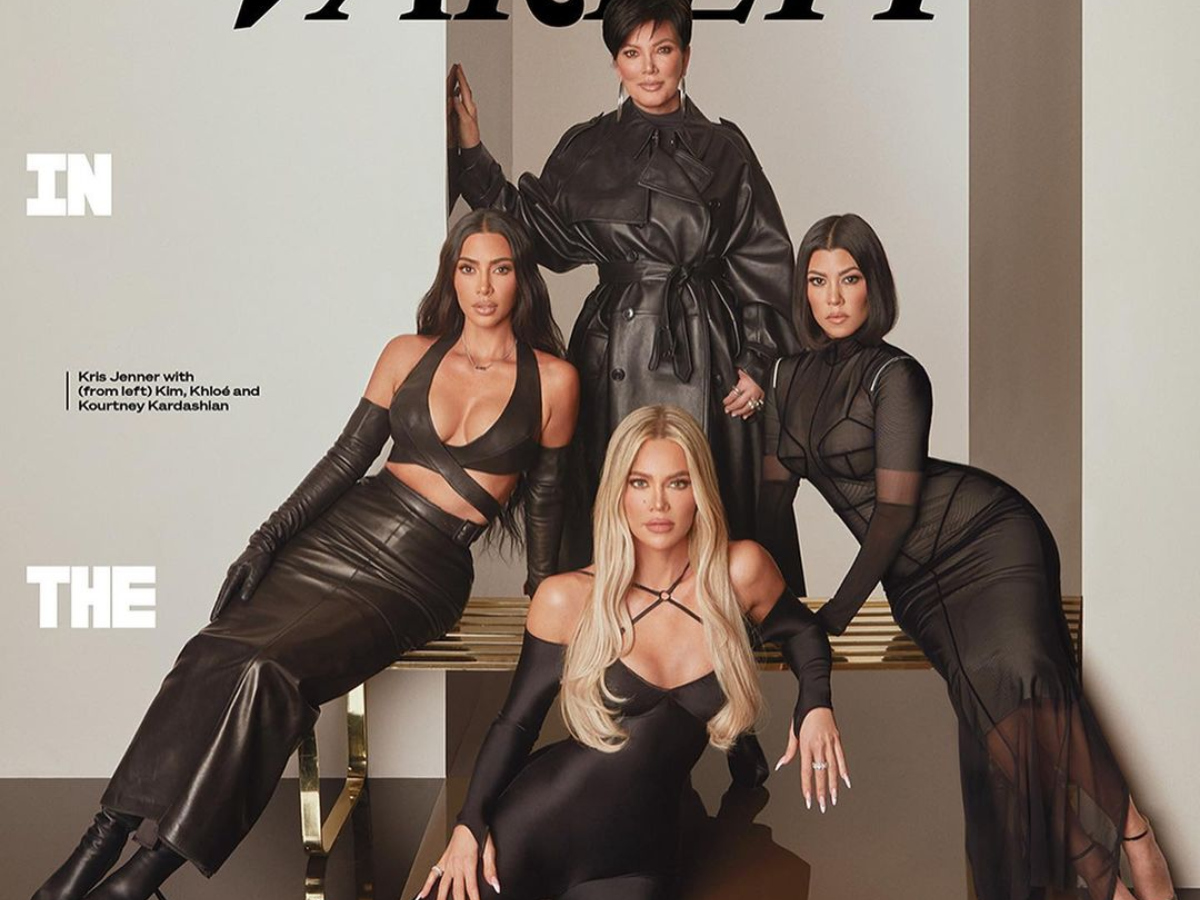 The Kardashians: Eπική οικογενειακή φωτογράφιση με total black σύνολα