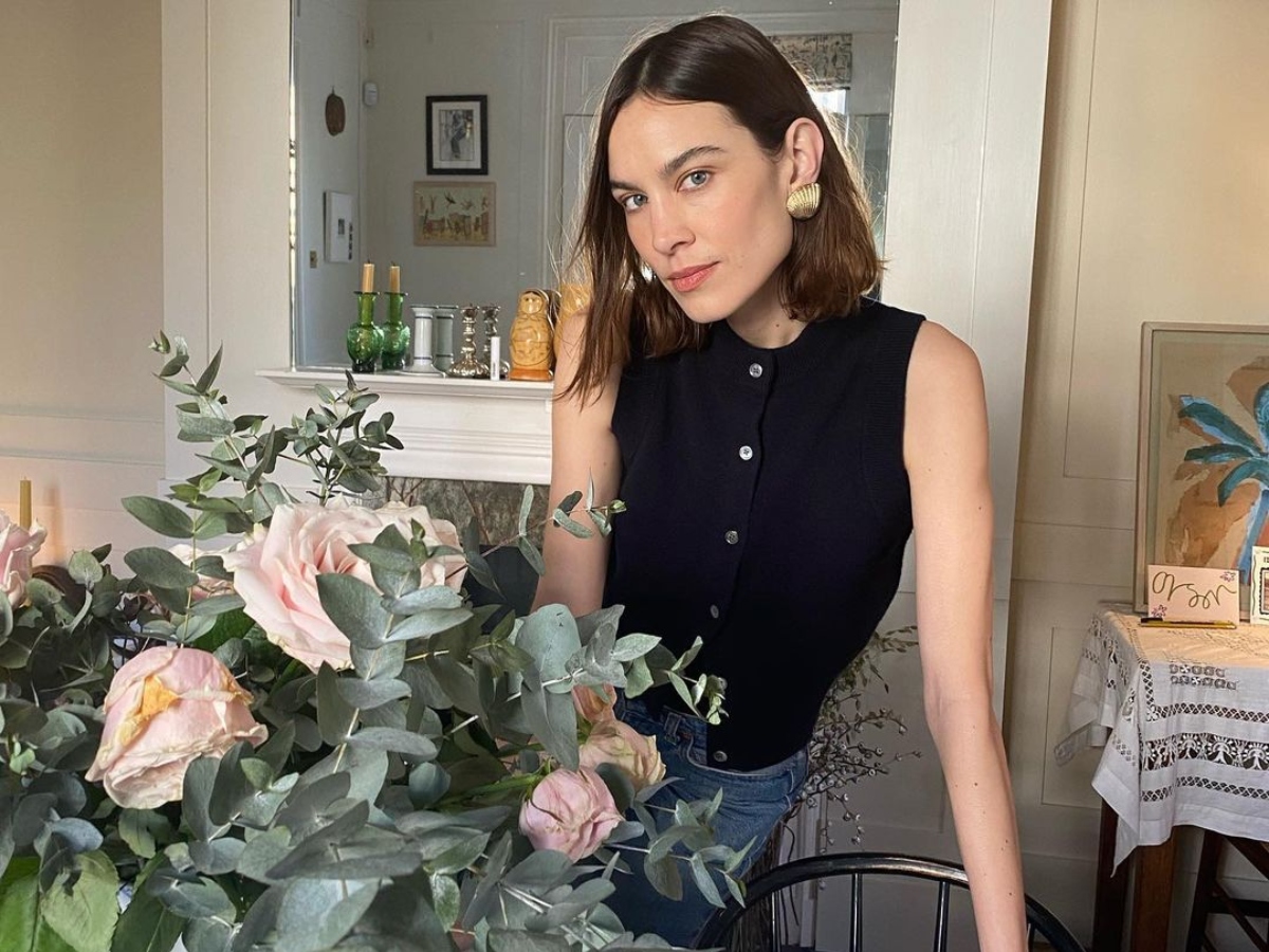 Alexa Chung: Αυτό είναι το μυστικό του iconic no make up make up της