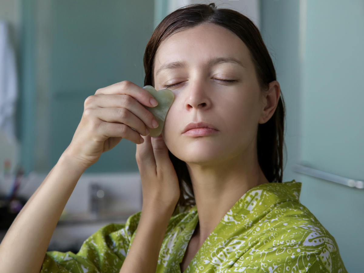 Gua sha: Δες πώς το καθαρίζεις
