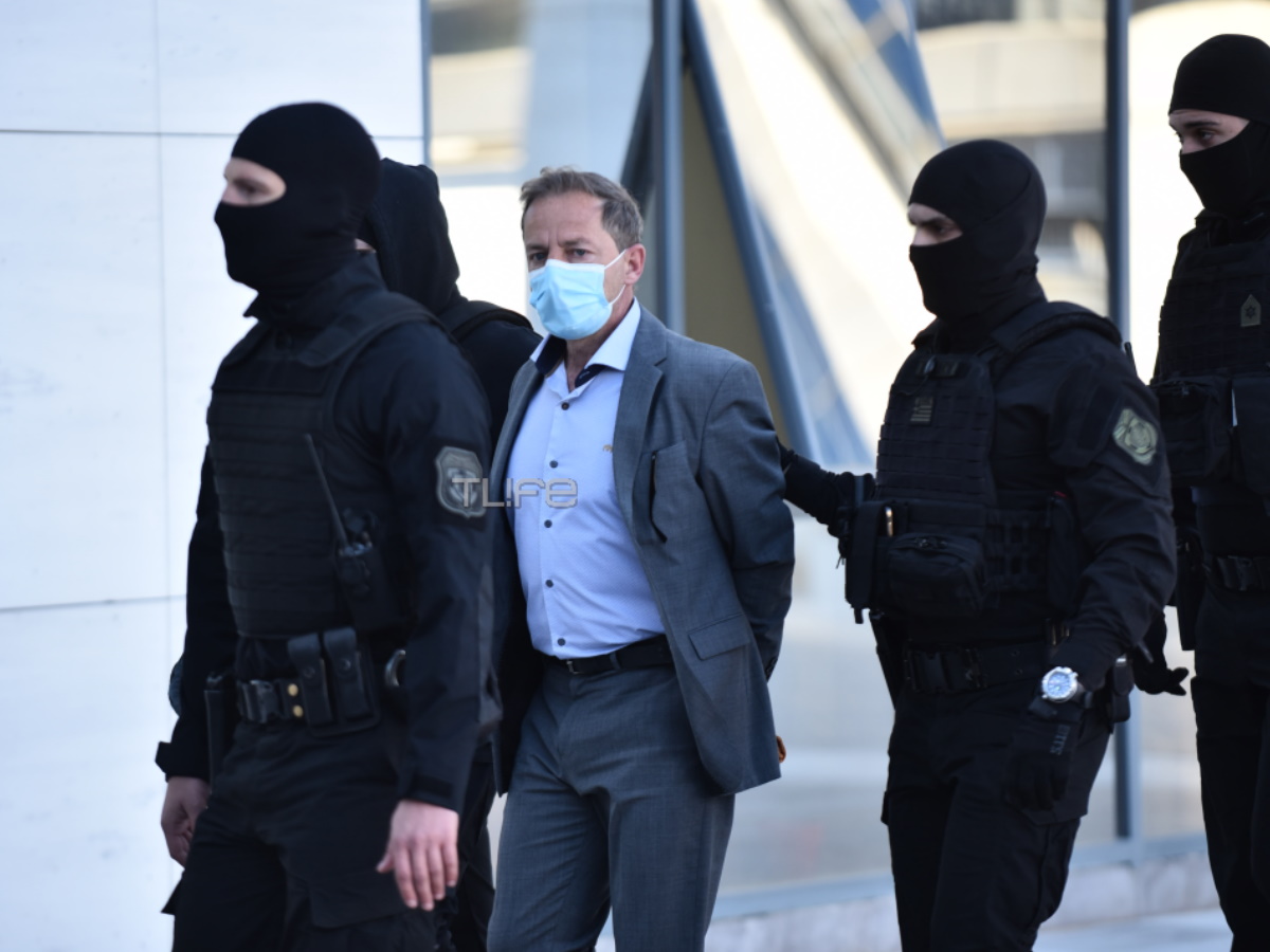 Δημήτρης Λιγνάδης: Τι απαντά η δικηγόρος του θύματος για την αναπαράσταση του βιασμού που ζήτησε ο Κούγιας