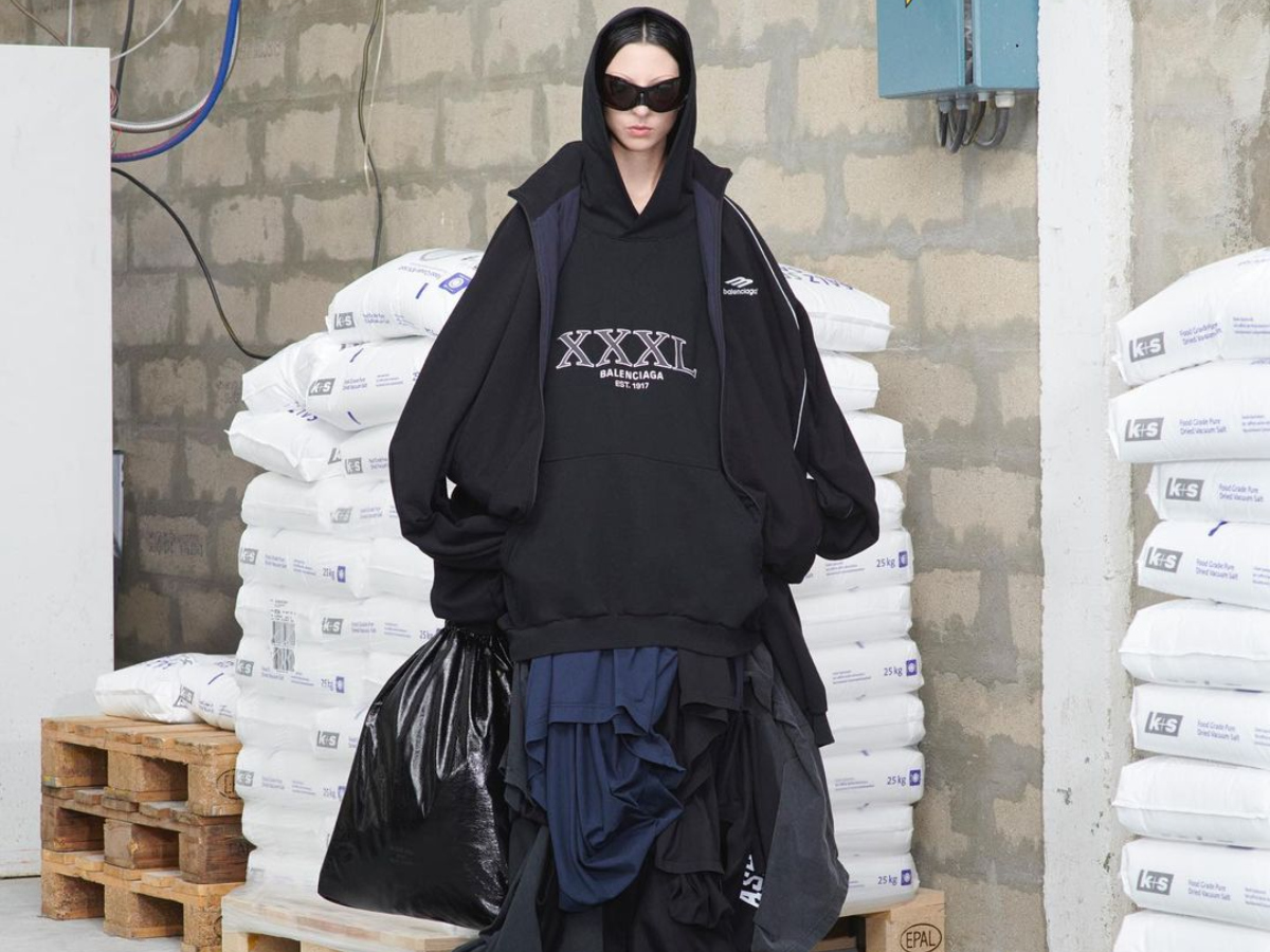 Ο Balenciaga πάει το layering σε… άλλο επίπεδο