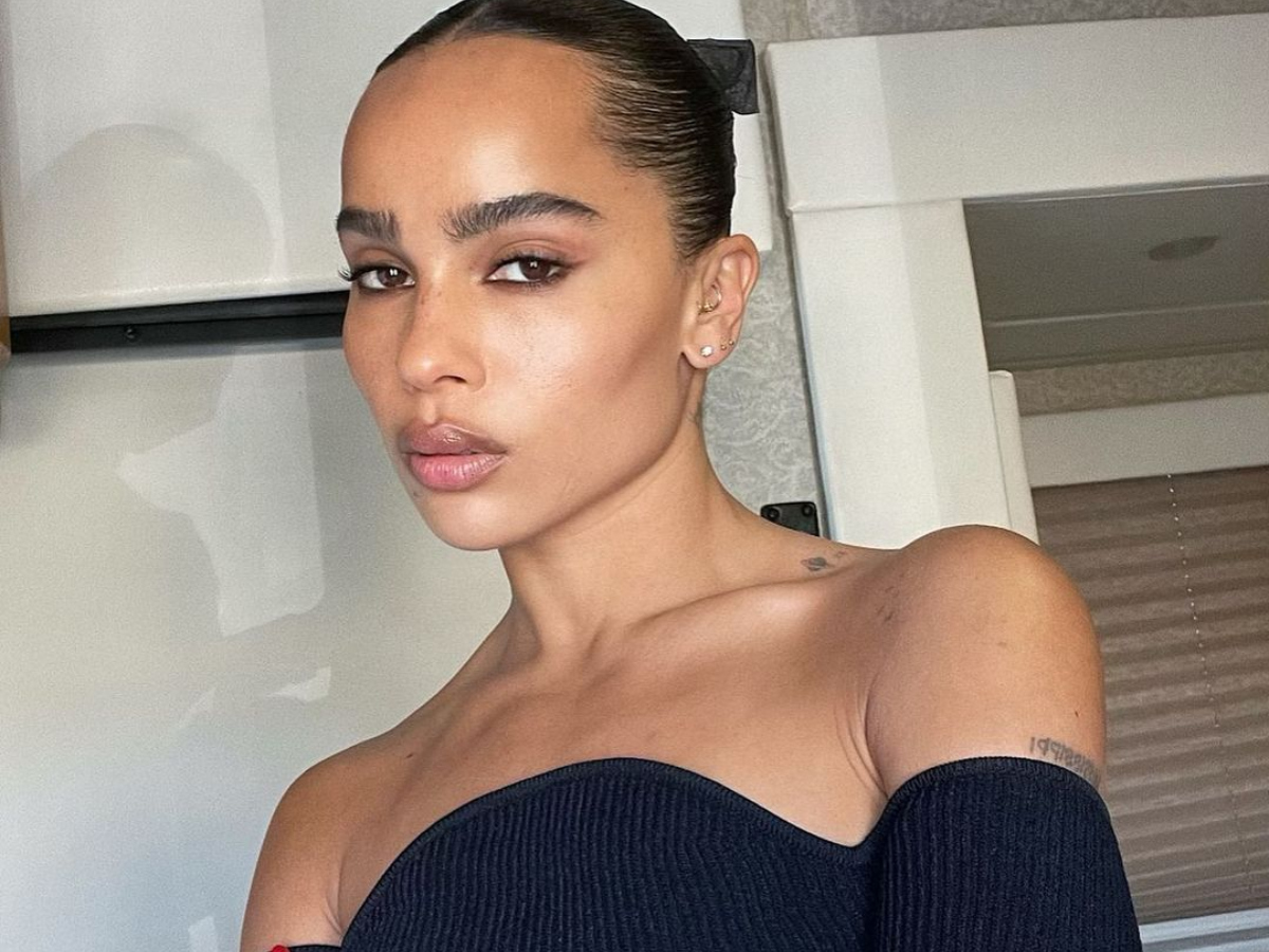 H Zoe Kravitz κράτησε την πιο πρακτική τσάντα πόλης