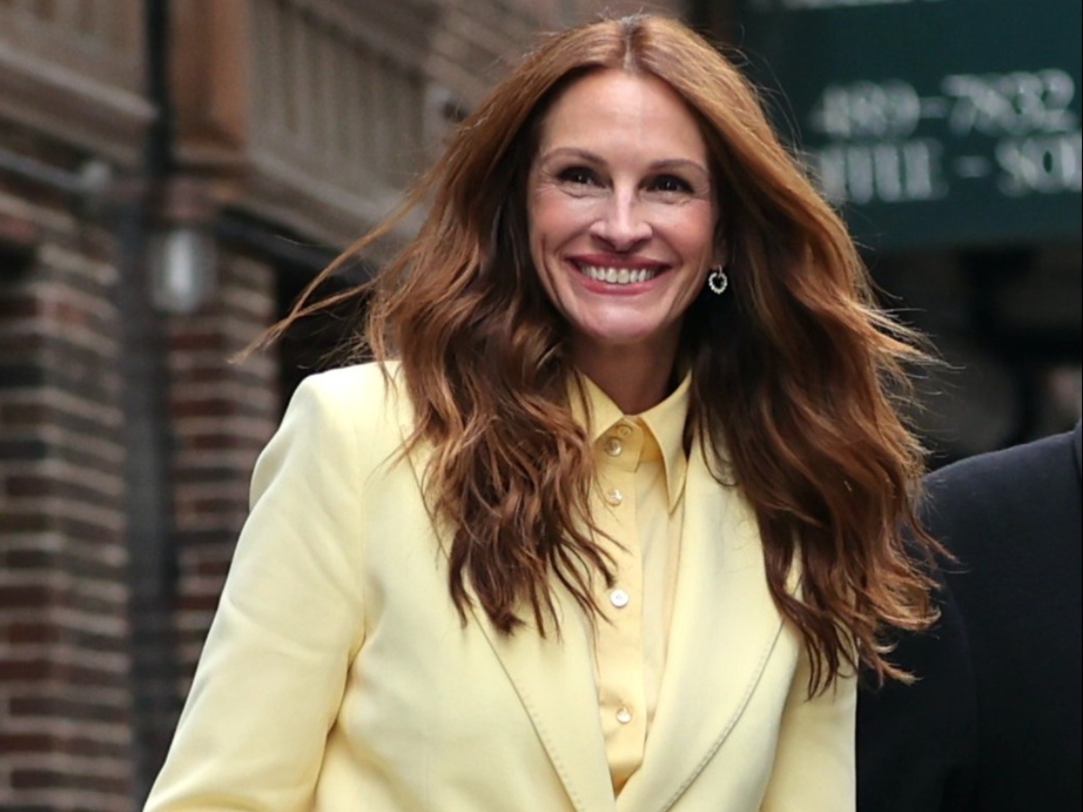 Julia Roberts: Στις Κάννες με νέο χρώμα στα μαλλιά και κυματισμούς που θα σε εμπνεύσουν