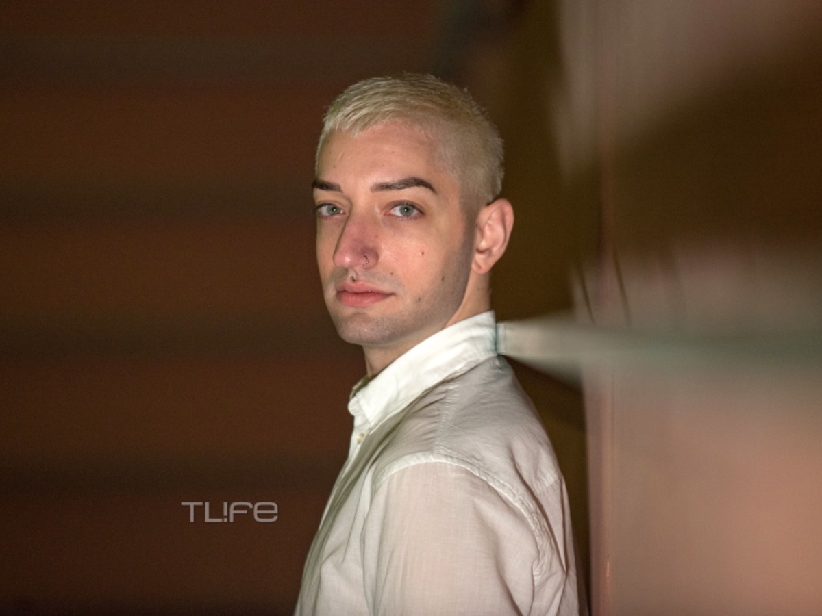 Γιάννης Κατινάκης στο TLIFE: «Ακόμα υπάρχουν επιθέσεις, δε θα χαρώ επειδή πλέον απλά δε μας κρεμάνε»