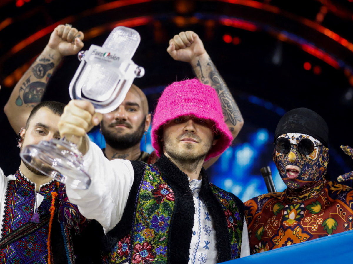 Eurovision 2022 – Ουκρανία: Οι Kalush Orchestra βγάζουν σε δημοπρασία το τρόπαιο της διοργάνωσης
