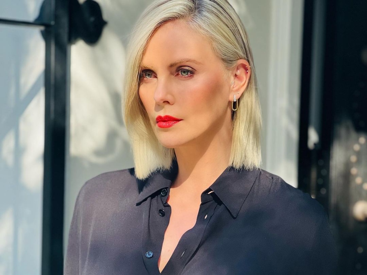 Charlize Theron: Με νέο punk hair look είναι αγνώριστη