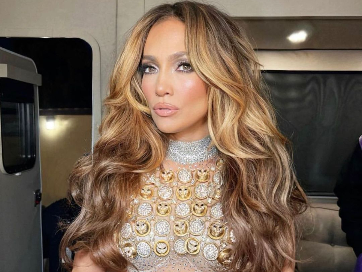 To μανικιούρ της Jennifer Lopez έχει περλέ φινίρισμα και είναι τέλειο για την ημέρα του γάμου σου