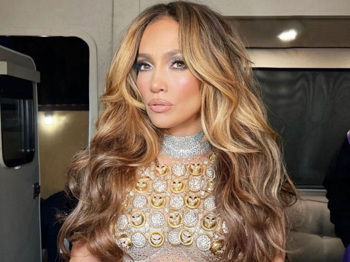 To μανικιούρ της Jennifer Lopez έχει περλέ φινίρισμα και είναι τέλειο για την ημέρα του γάμου σου
