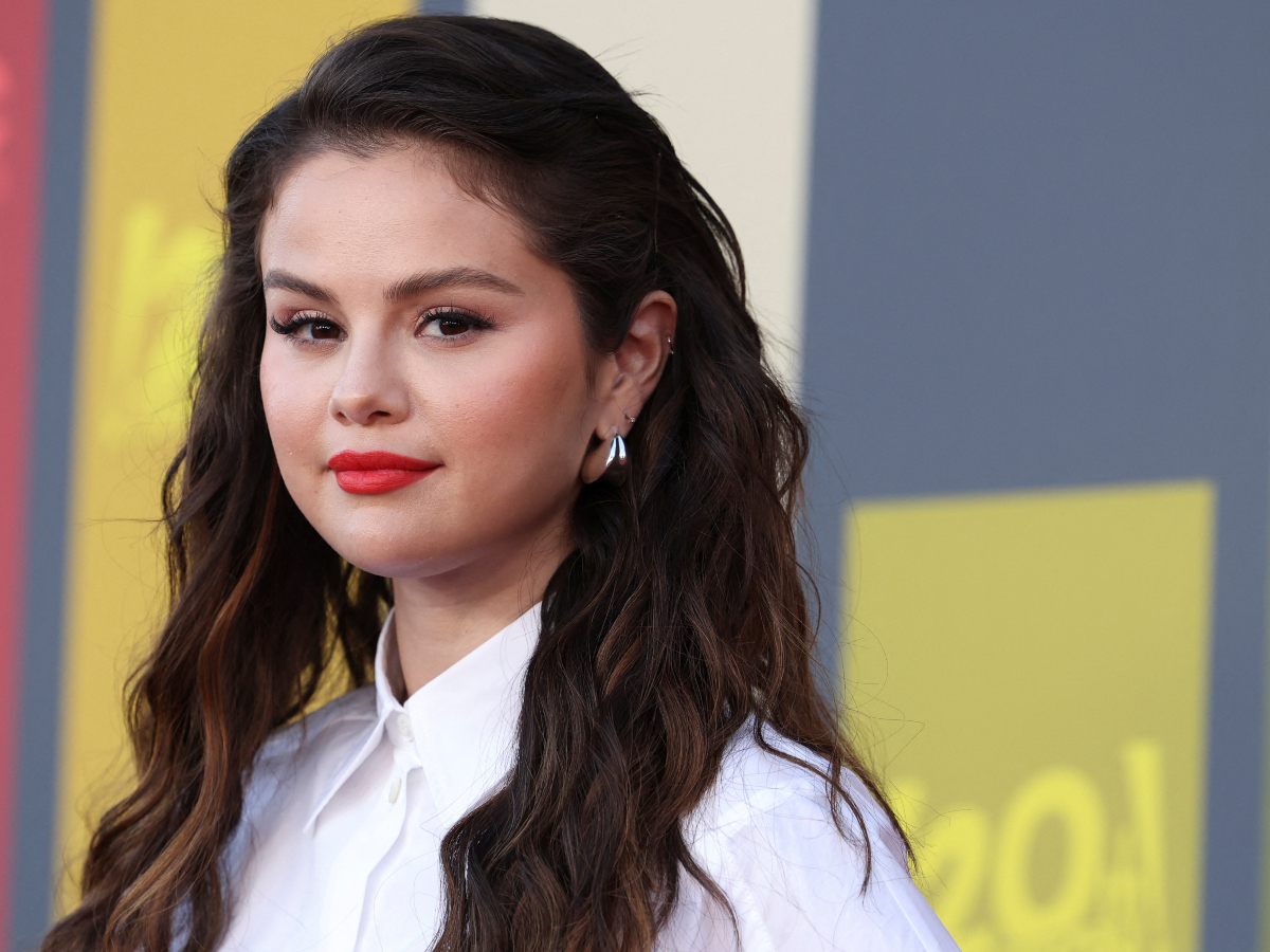 Selena Gomez: Φόρεσε το καλοκαιρινό must-have στο red carpet