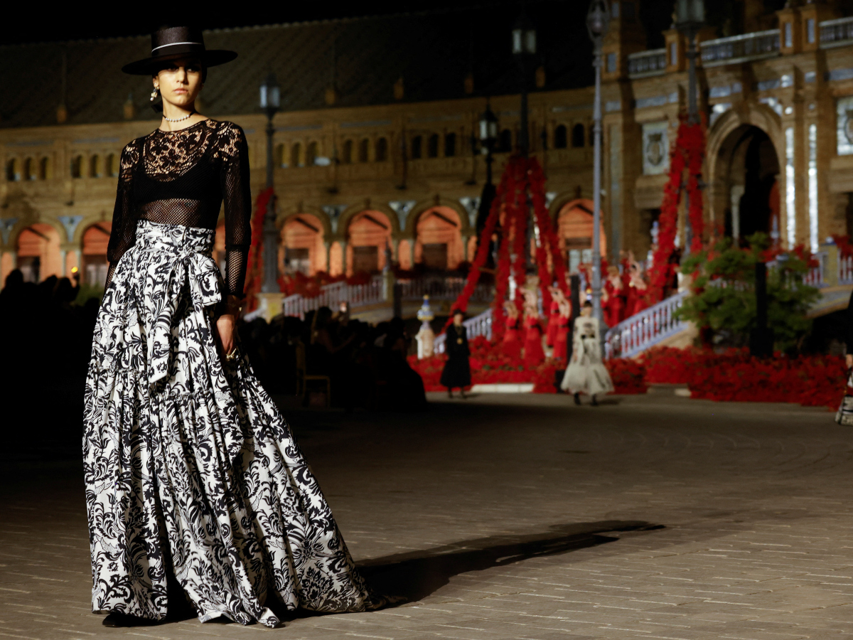 O oίκος Dior αποθεώνει την ισπανική κουλτούρα με το show που έγινε χθες στην Σεβίλλη