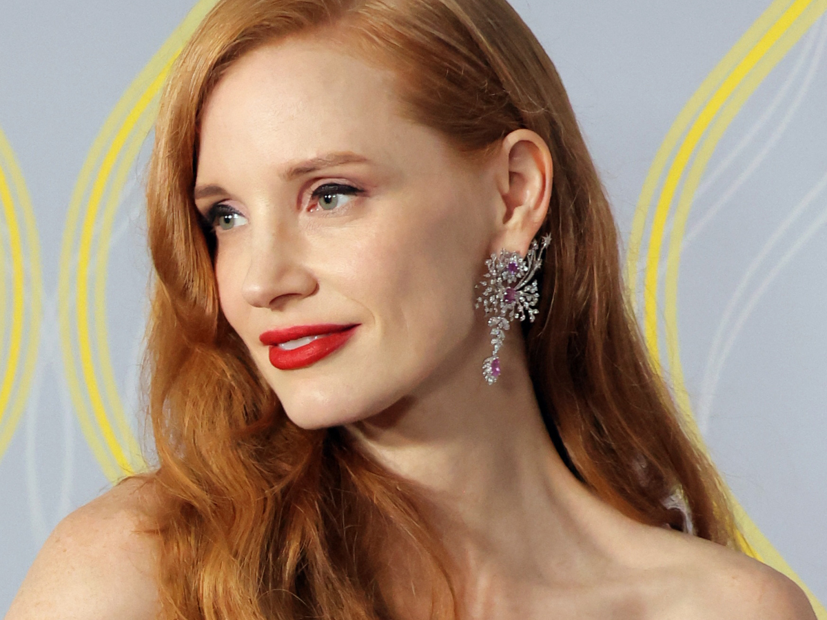 Jessica Chastain: H κοκκινομάλλα σταρ είναι η νέα μούσα του οίκου Gucci