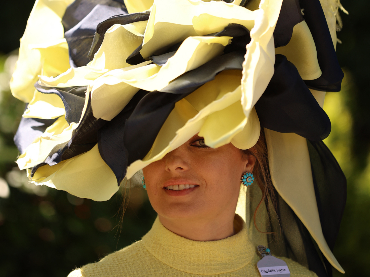 Royal Escot: Tα καπέλα υπερπαραγωγές στις διάσημες ιπποδρομίες του Λονδίνου