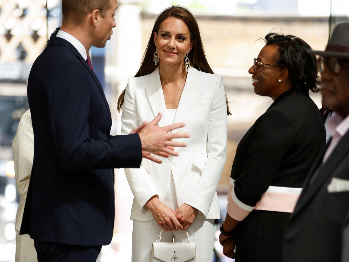 Λευκό κουστούμι: Η Κate Middleton το φόρεσε σαν μία fashion expert