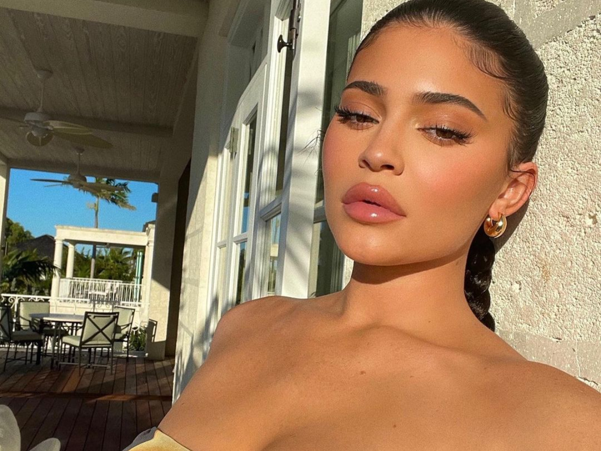 To bikini της Kylie Jenner «έριξε» το Instagram
