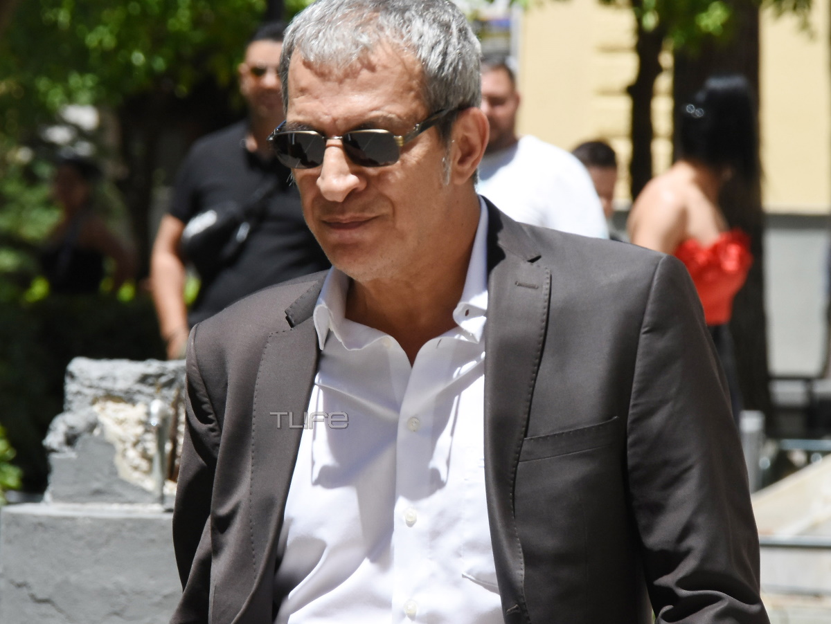 Θέμης Αδαμαντίδης: «Ευτυχώς που έχει φύγει η μανούλα μου από τη ζωή»