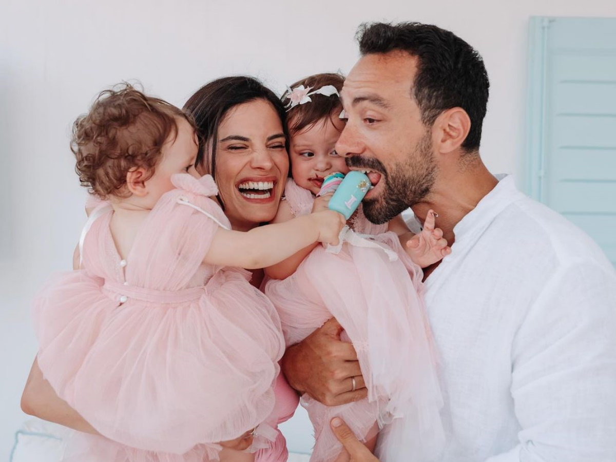 Χριστίνα Μπόμπα – Σάκης Τανιμανίδης: Γενέθλια για τις δίδυμες κόρες τους – «Είστε το φως της ζωής μας»