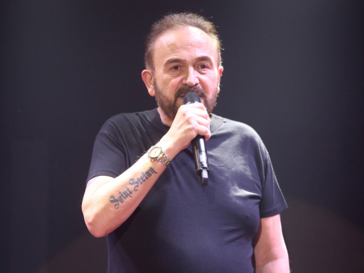 Σταμάτης Γονίδης: Έπεσε ξύλο στη συναυλία του στο Λιανοκλάδι