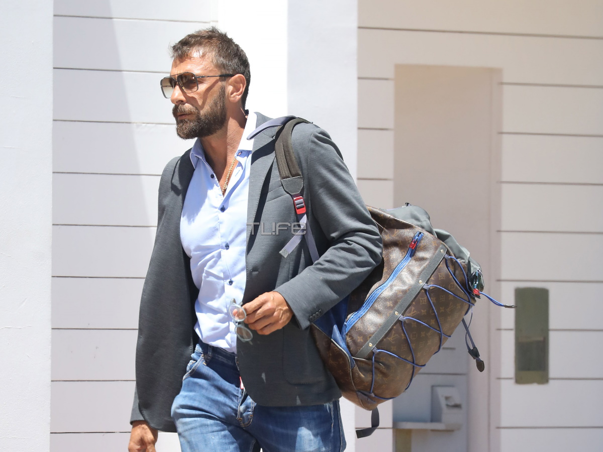 Ο Γιάννης Μαρακάκης στο TLIFE για την κλοπή στην πλαζ Βούλας: «Θα δώσω πολύ καλή αμοιβή σε όποιον βρει την τσάντα»