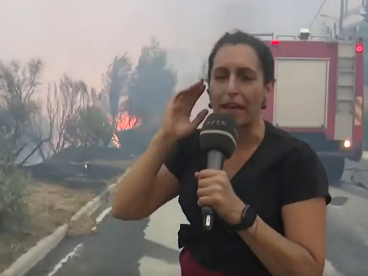 Φωτιά στην Πεντέλη: Χαμός στον αέρα – Το συνεργείο του Open aποχώρησε αστραπιαία από πύρινο μέτωπο