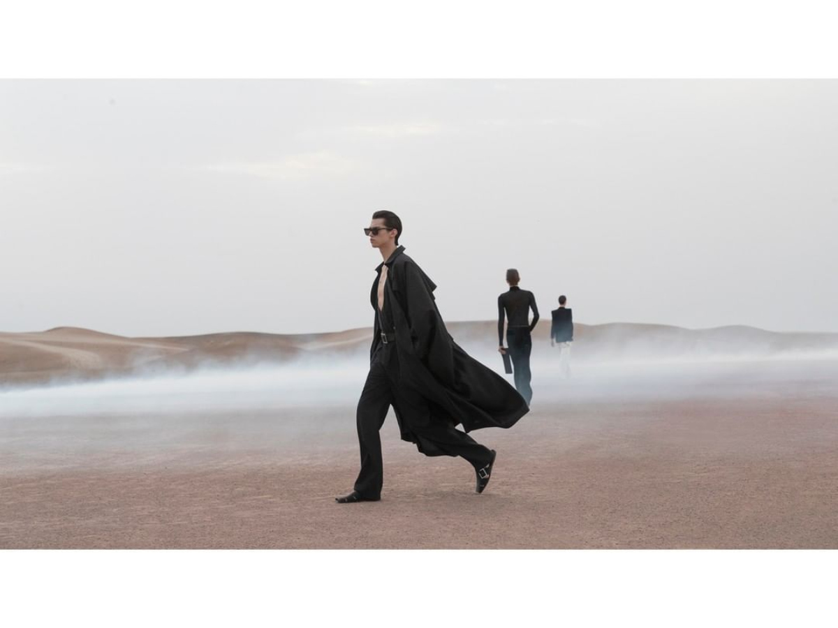 Δες το μαγευτικό show του Saint Laurent στην έρημο του Μαρόκο