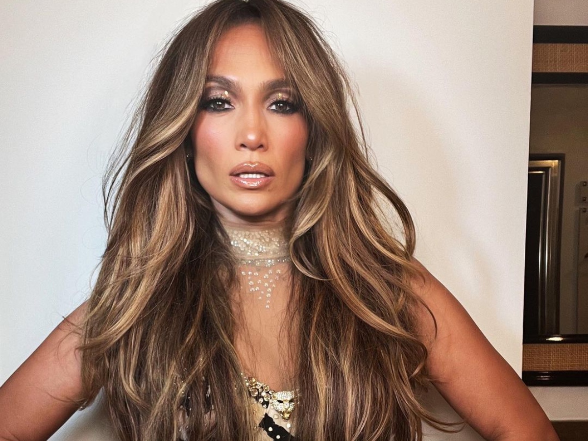 Jennifer Lopez: Είναι η βασίλισσα του nude beauty look και το μανικιούρ της το αποθεώνει
