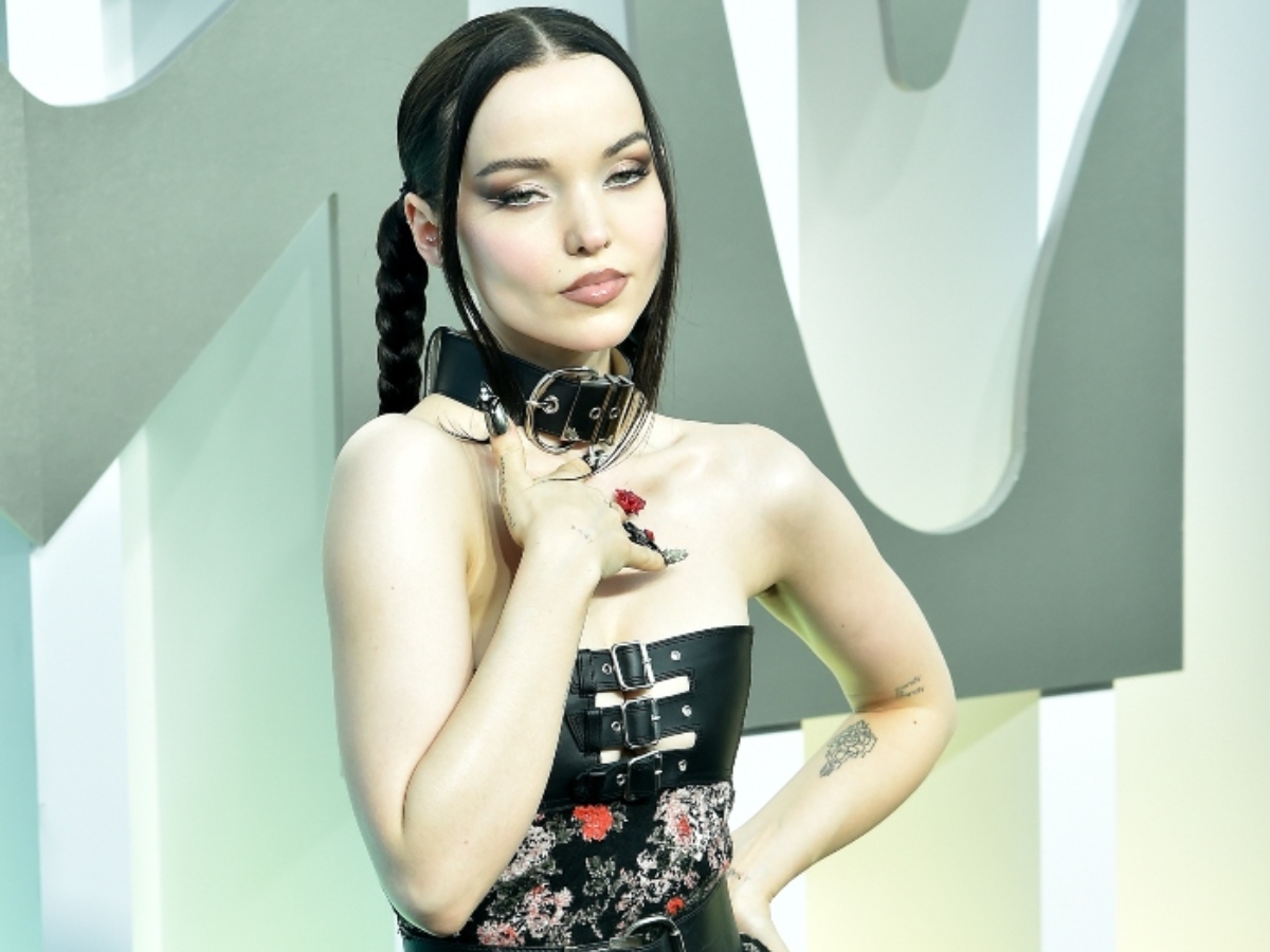 MTV VMAs 2022: Το μανικιούρ της Dove Cameron είναι ένα μικρό έργο τέχνης