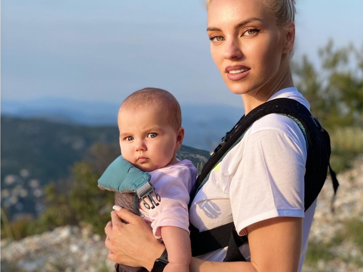 Τζούλια Νόβα: Για ορειβασία στον Όλυμπο με την 9 μηνών κόρη της – Φωτογραφίες