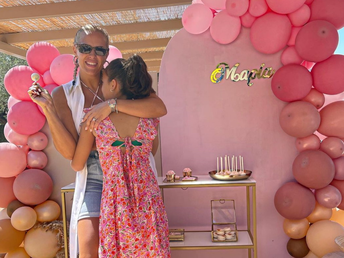 Έλενα Ασημακοπούλου: Διοργάνωσε πάρτι στην παραλία για την γιορτή της κόρης της – Φωτογραφίες
