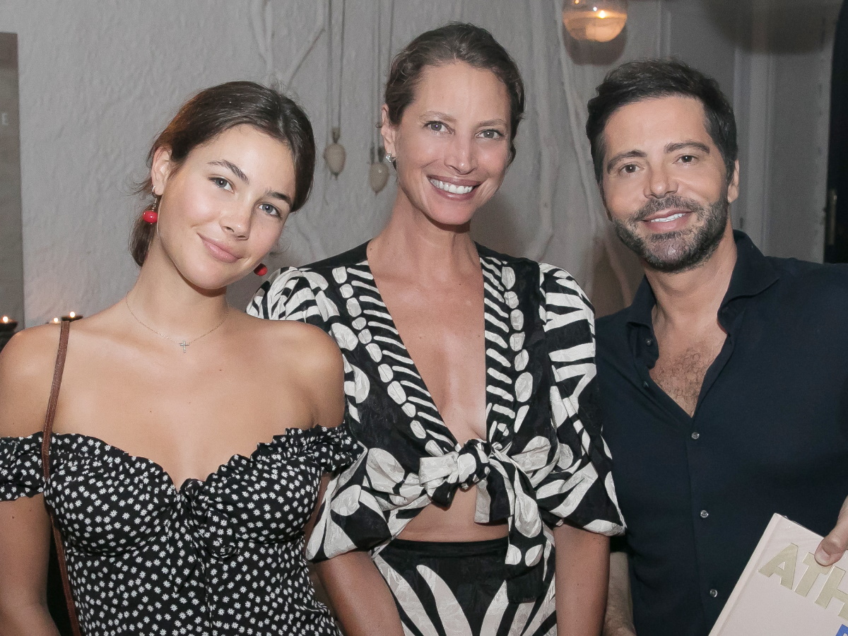 Christy Turlington: Βραδινή έξοδος για το διάσημο σούπερ μόντελ στην Αθηναϊκή Ριβιέρα