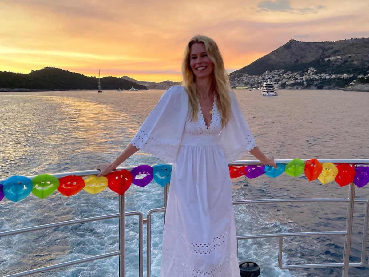Κλόντια Σίφερ: Απολαμβάνει τις διακοπές της στην Ελλάδα και αποθεώνει τη χώρα μας στα social media