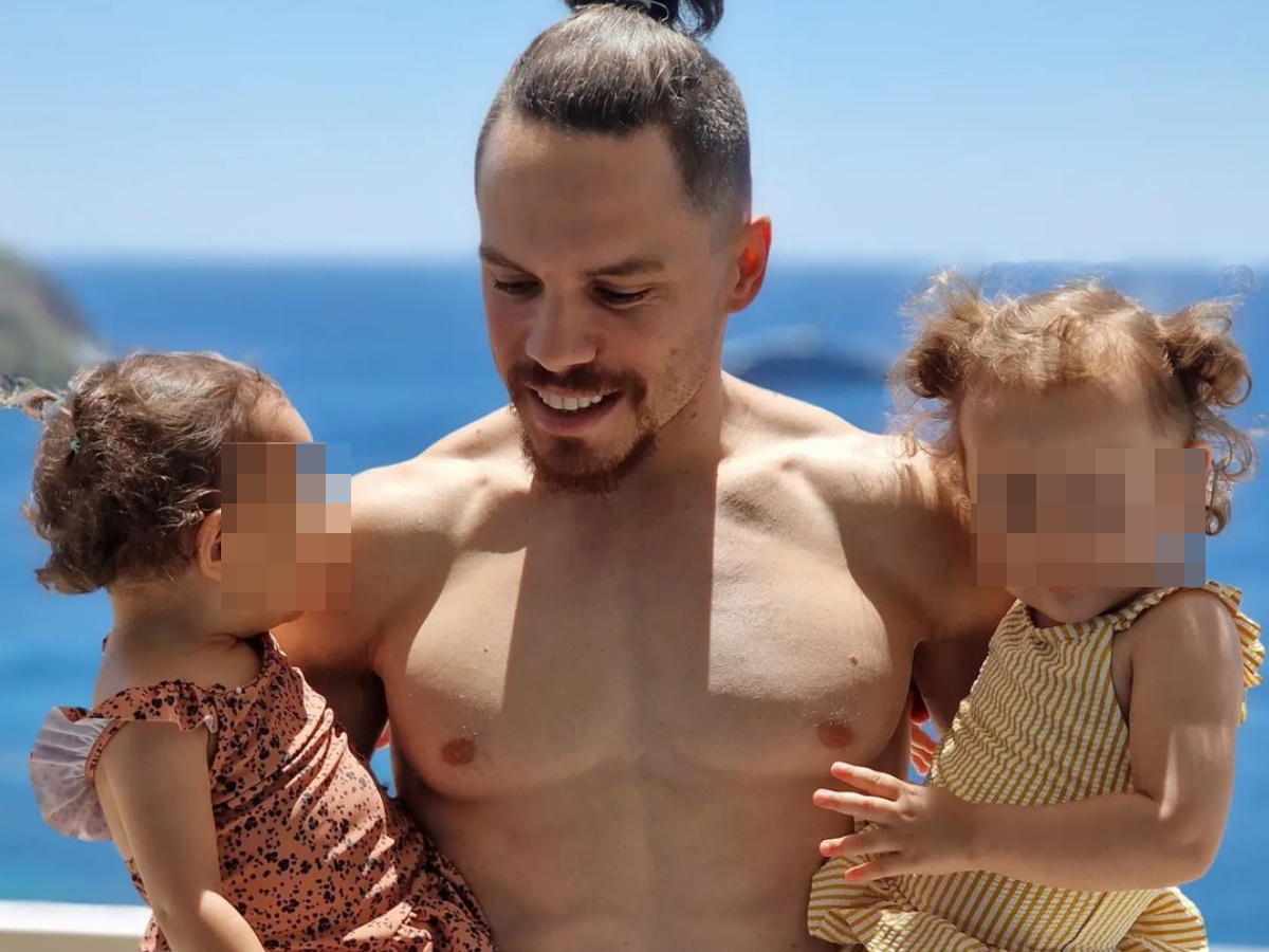 Λευτέρης Πετρούνιας: H selfie φωτογραφία αγκαλιά με τις κόρες του