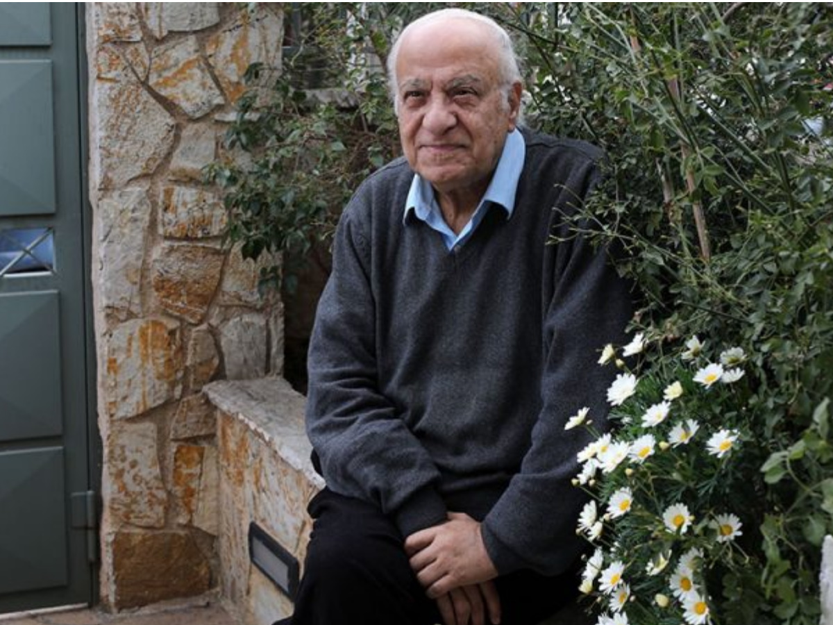 Διονύσης Σιμόπουλος: Η αλλαγή στο προφίλ του στο facebook και η δημόσια παράκληση των παιδιών του