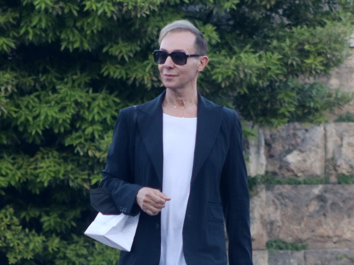 Βασίλειος Κωστέτσος: Η φωτογραφία από τον τραυματισμό του μετά την επίθεση στο Σύνταγμα – «Ευτυχώς ζούμε»