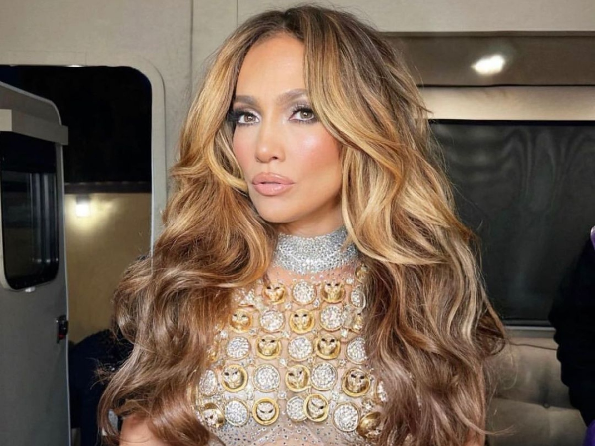 Jennifer Lopez: Τρεις φορές που αποθέωσε το milky nail look