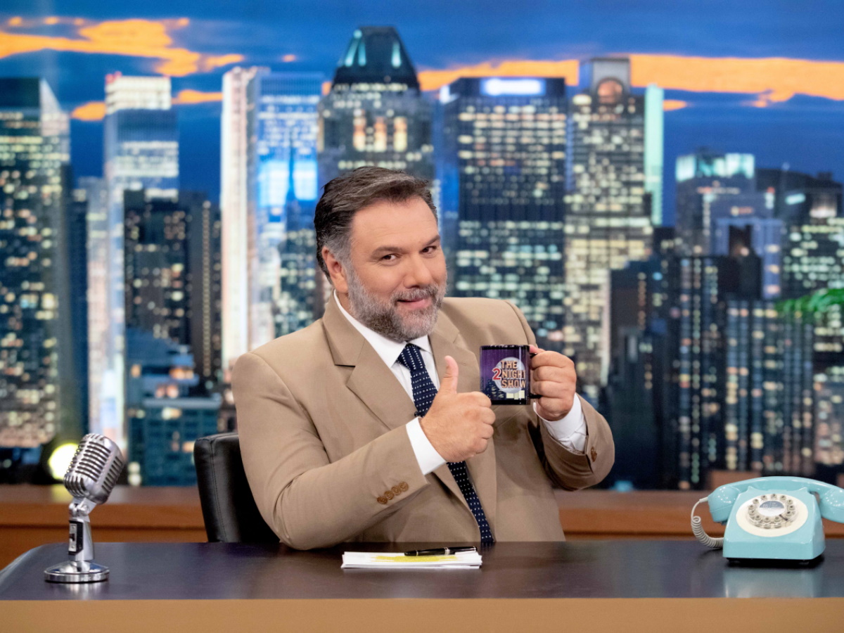 The 2Night Show: Ο Γρηγόρης Αρναούτογλου επιστρέφει για 7η σεζόν – Πότε κάνει πρεμιέρα