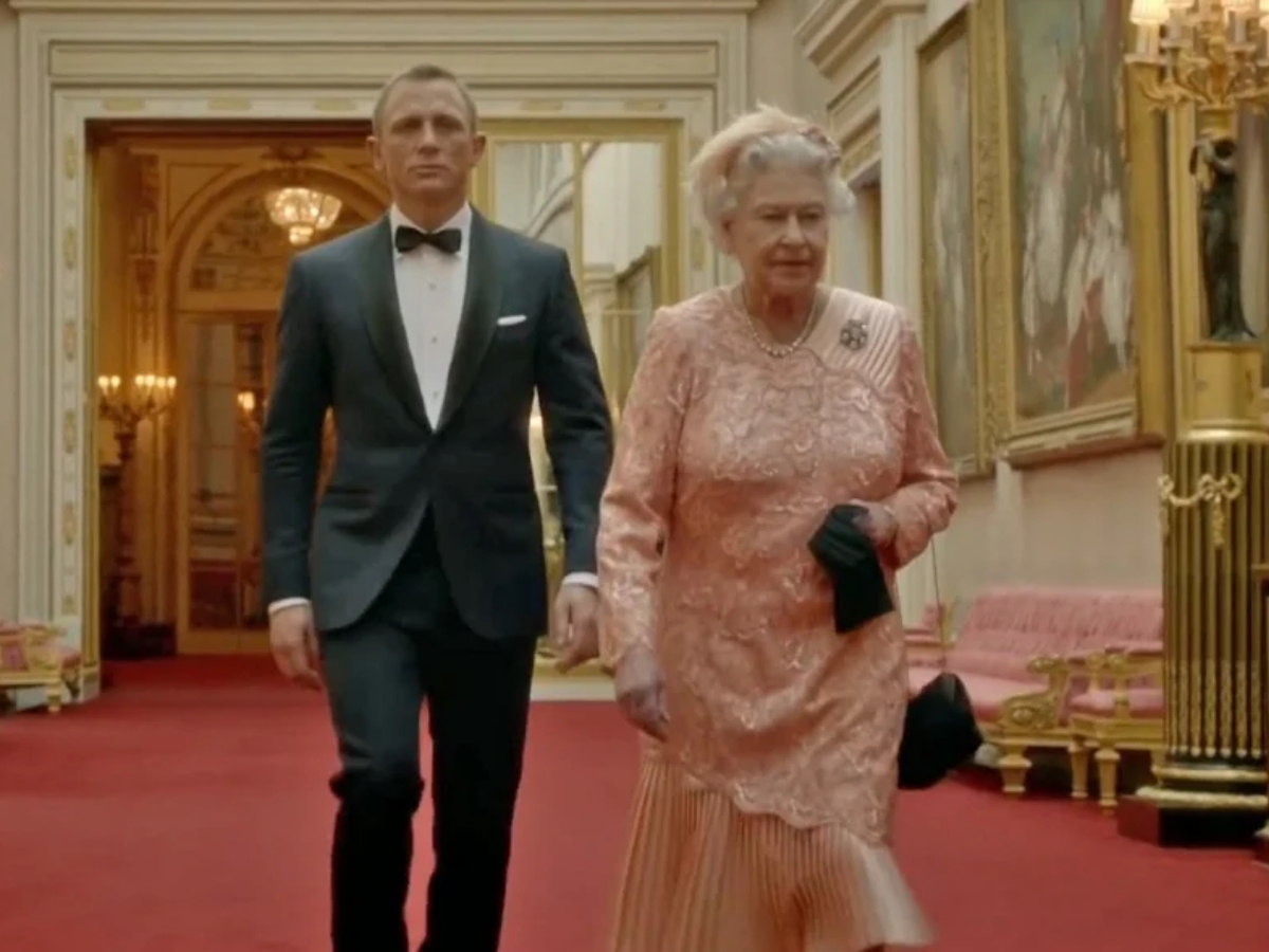 Βασίλισσα Ελισάβετ: Όταν έγινε κορίτσι του James Bond – Το «αντίο» του Daniel Craig