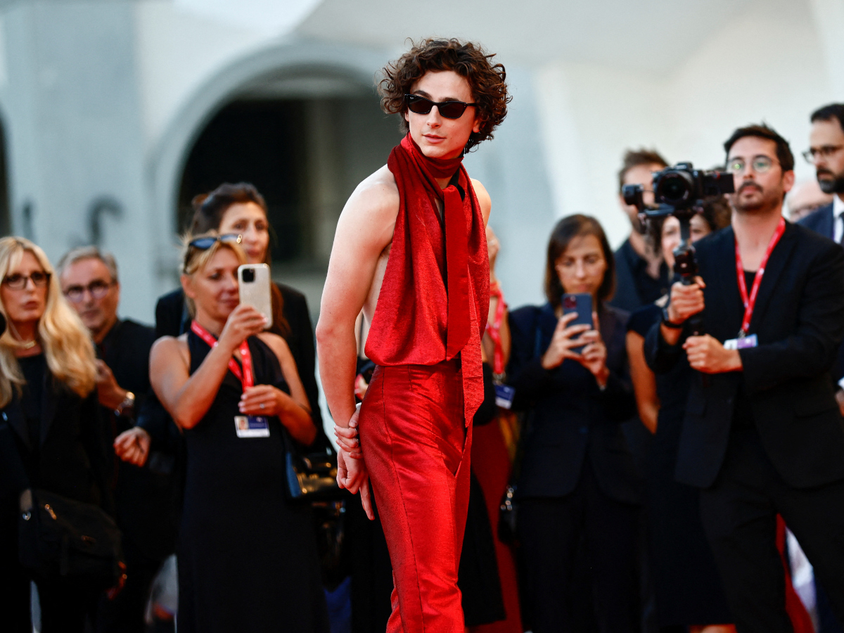 Φεστιβάλ Βενετίας 2022: Ο Τimothee Chalamet «έριξε» το Instagram με το τολμηρό look του