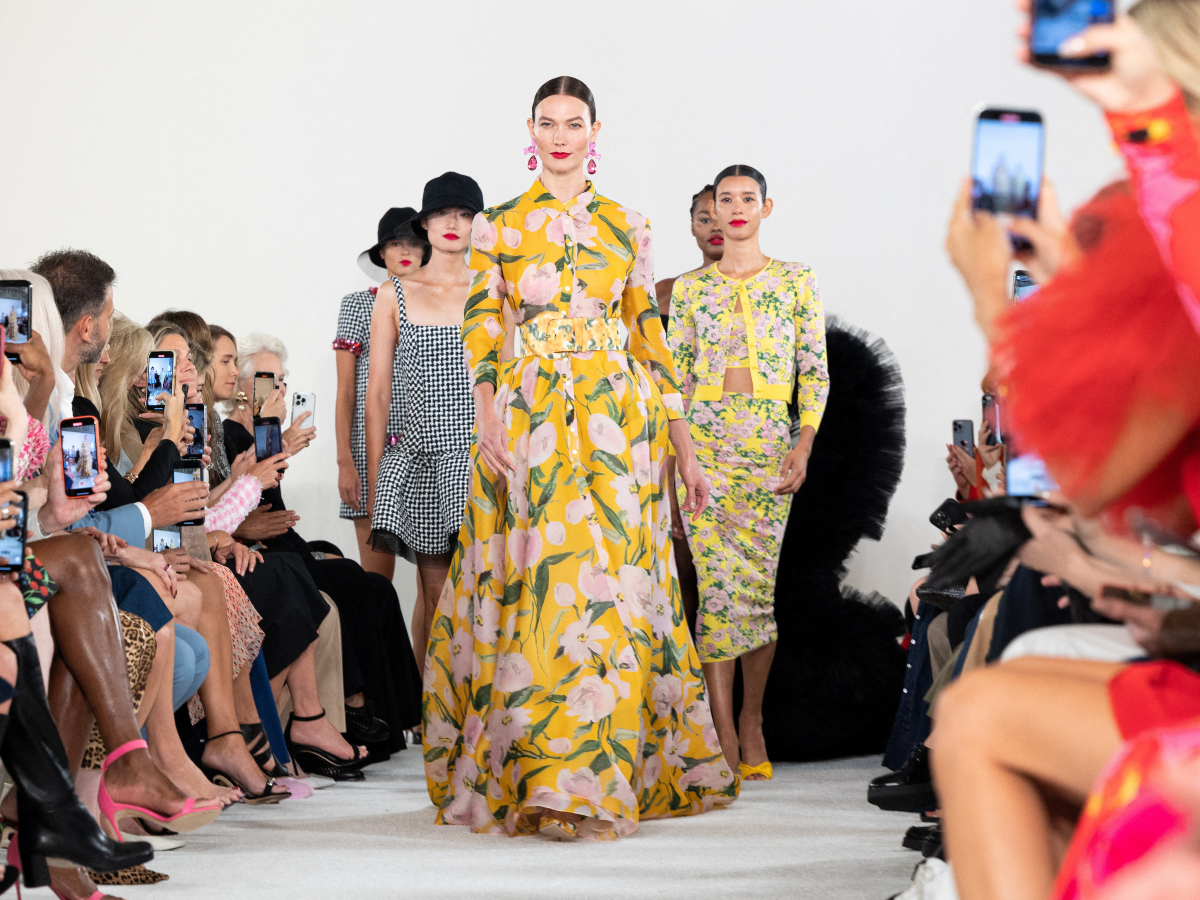 Carolina Herrera: Στην νέα συλλογή θα βρεις το floral φόρεμα των ονείρων σου
