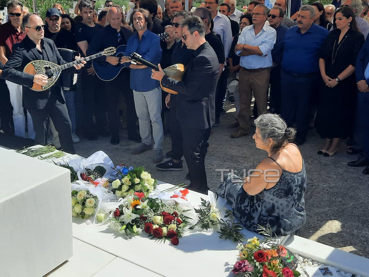 Μίκης Θεοδωράκης: Το TLIFE στο ετήσιο μνημόσυνο στα Χανιά – Συγκινημένη η Μαργαρίτα Θεοδωράκη