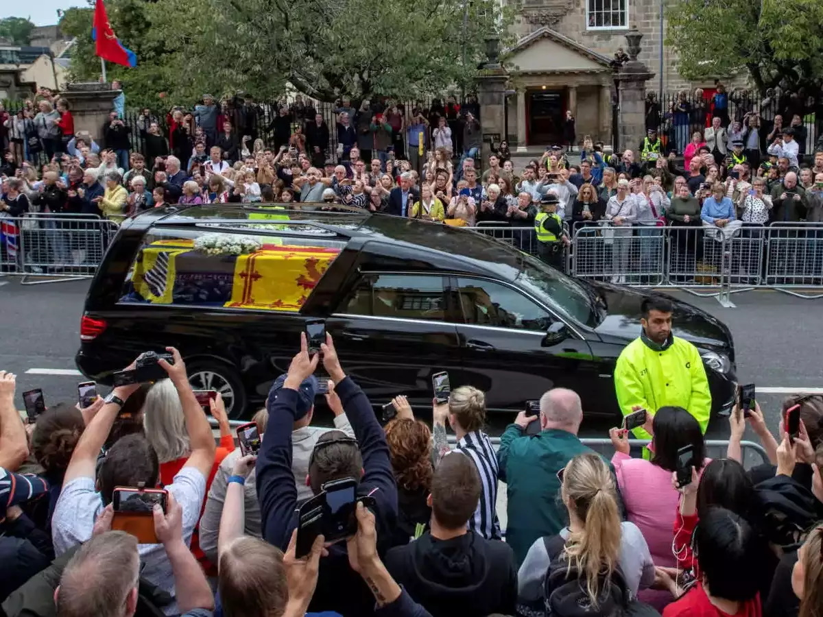 Βασίλισσα Ελισάβετ: Τρεις συλλήψεις για «διατάραξη της τάξης» στο Εδιμβούργο